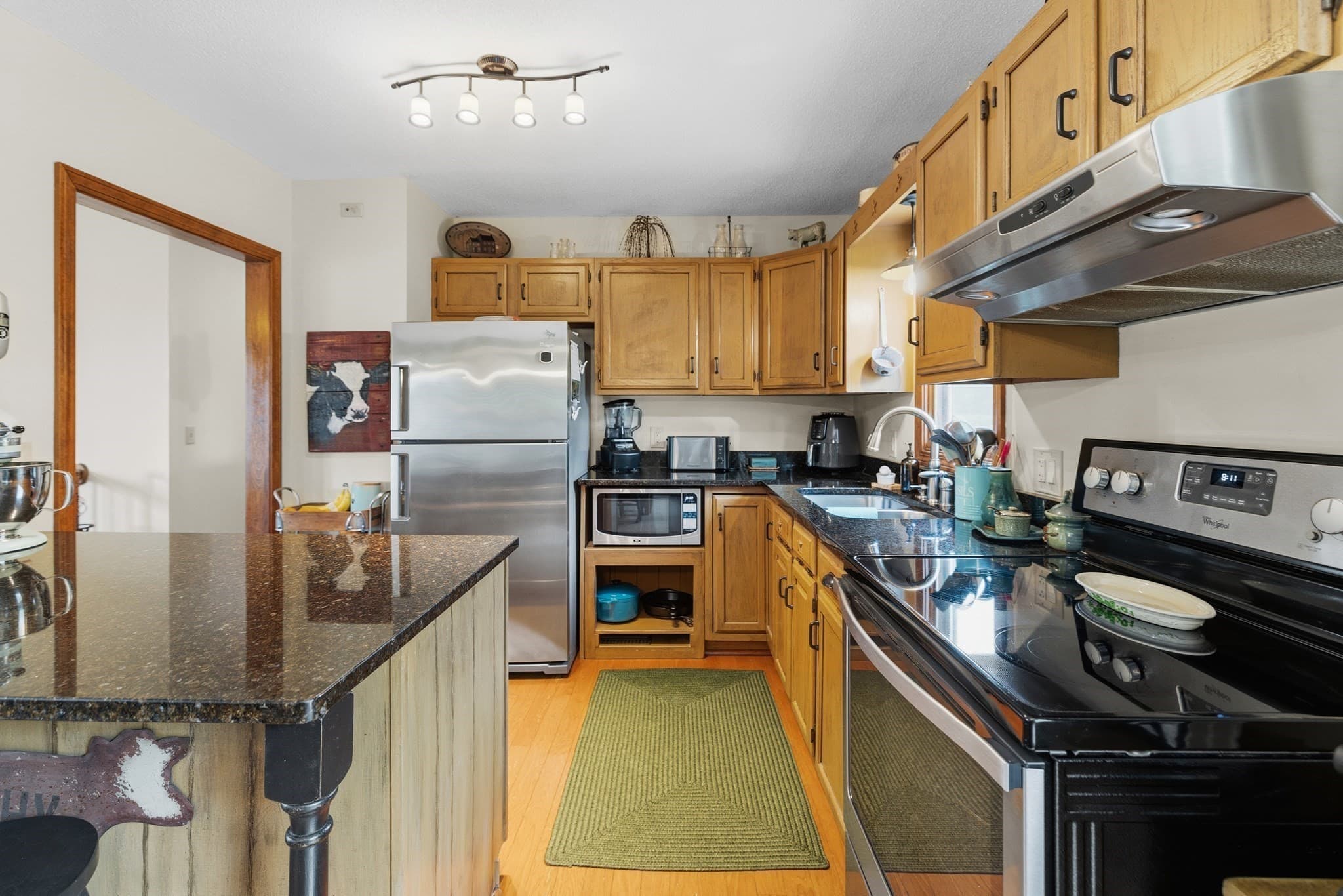 Single Family Residence at 137 Doreen Street, New Bedford MA 02745, New Bedford, photo 9 of 42