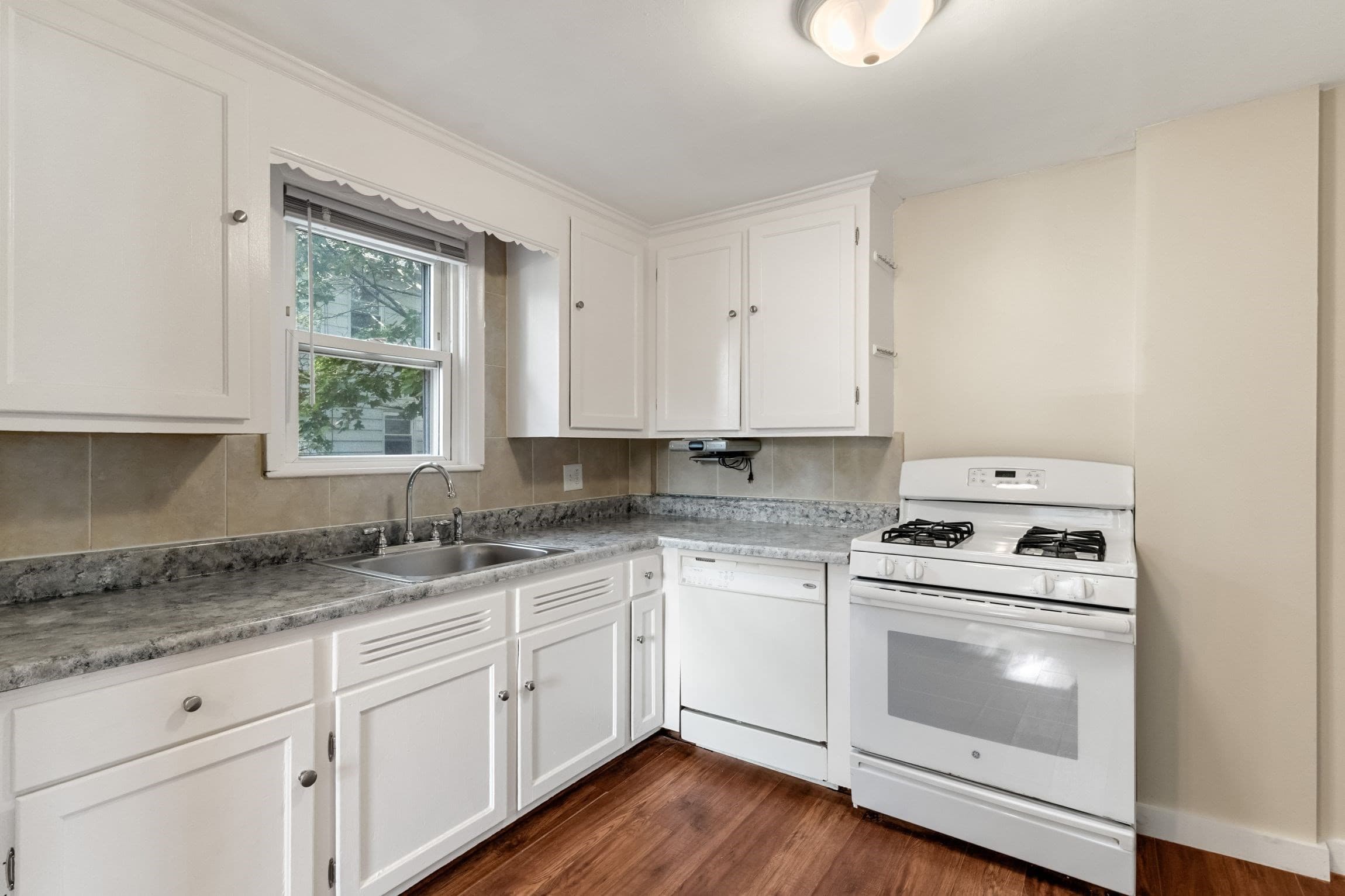 Single Family Residence at 10 Keyes Street, Quincy MA 02169, Quincy, photo 2 of 20