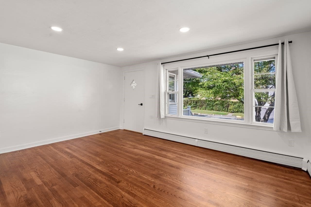 Single Family Residence at 3 Hampton St, Worcester MA 01604, Worcester, photo 6 of 15