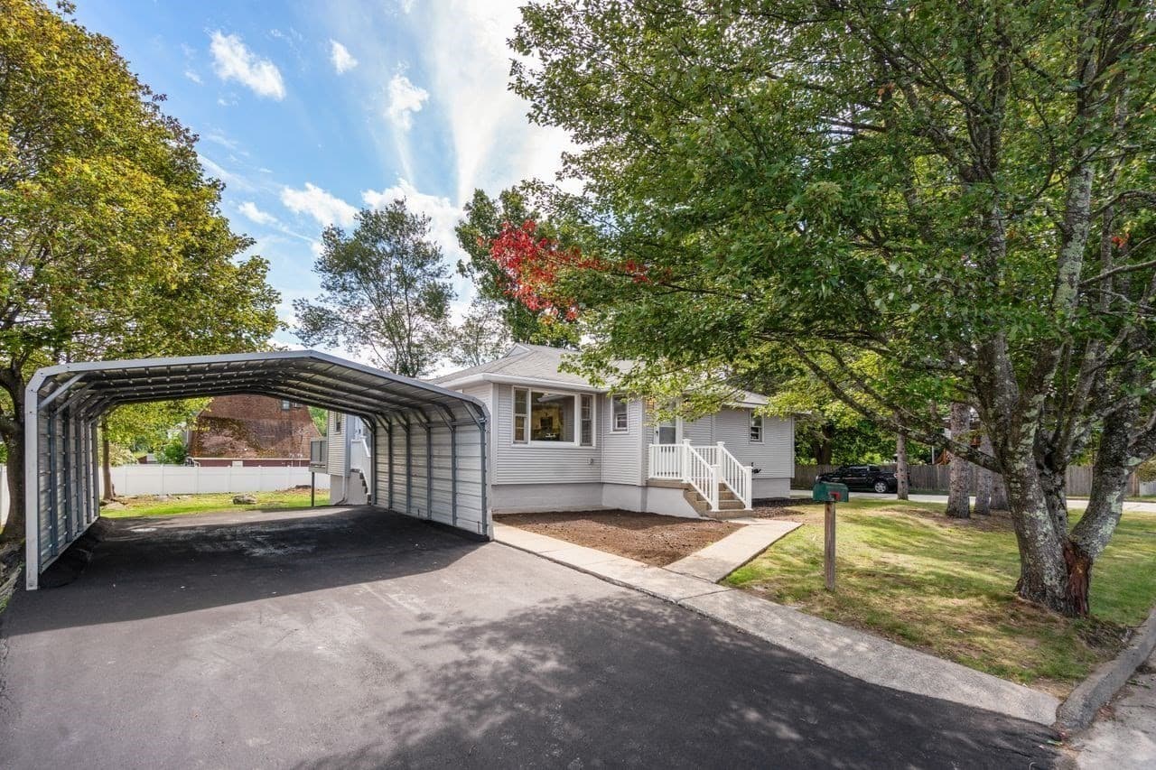 Single Family Residence at 3 Hampton St, Worcester MA 01604, Worcester, photo 13 of 15