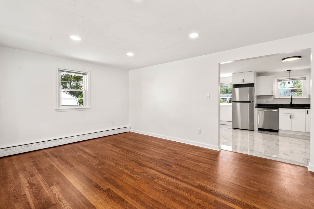 Single Family Residence at 3 Hampton St, Worcester MA 01604, Worcester, photo 5 of 15