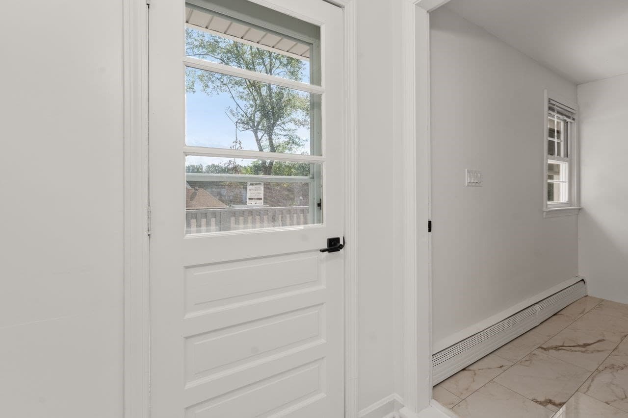 Single Family Residence at 3 Hampton St, Worcester MA 01604, Worcester, photo 10 of 15