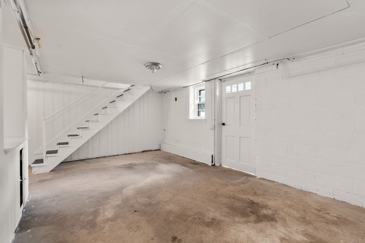 Single Family Residence at 3 Hampton St, Worcester MA 01604, Worcester, photo 11 of 15