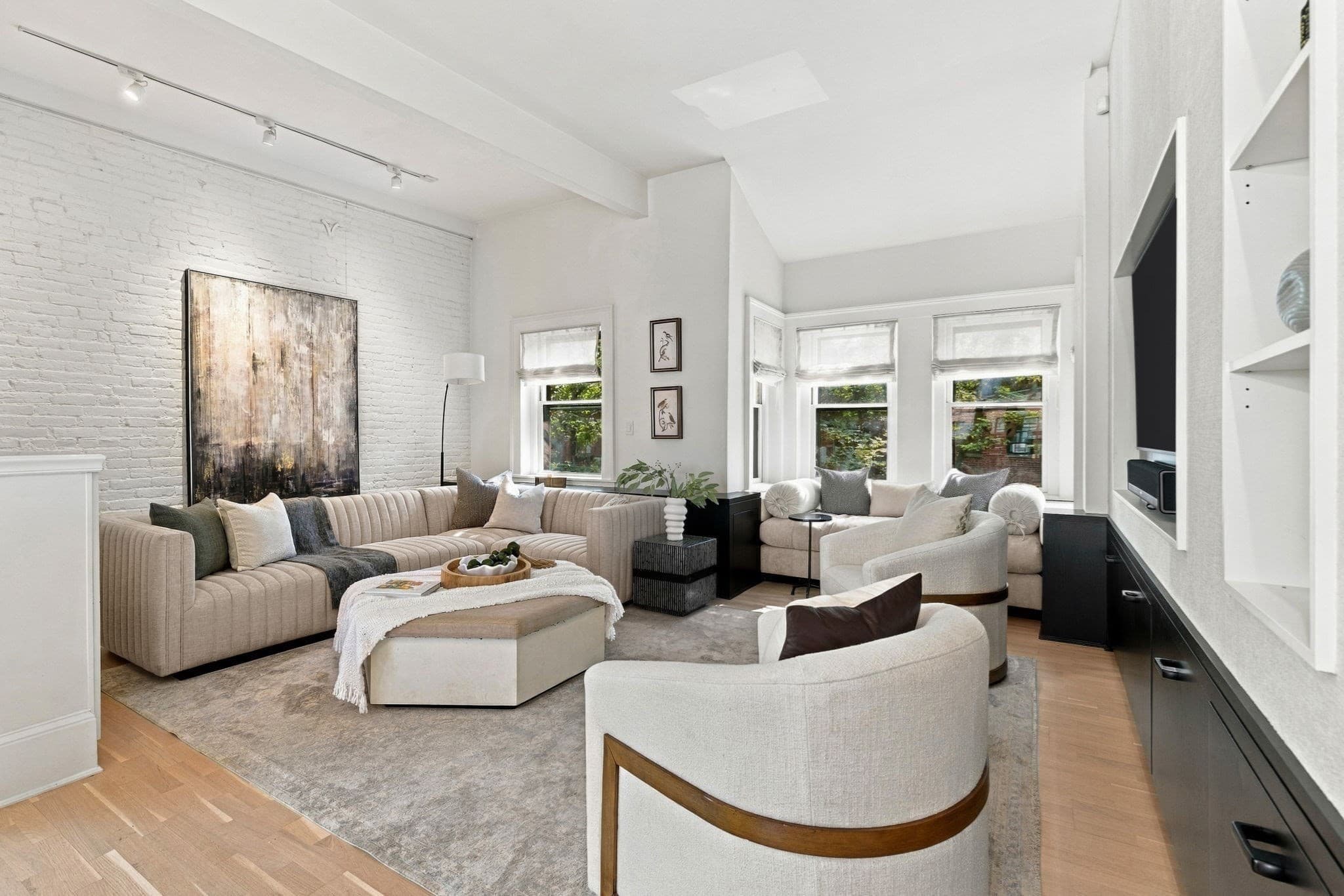 Single Family Residence at 13 Wellington St, Boston MA 02118, photo 2 of 17