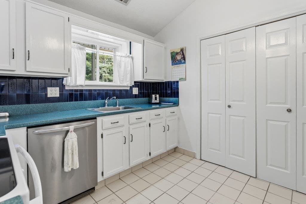 Condominium at 58-C58 Harbor Lights Rd # c58, Bourne MA 02532, Bourne, photo 12 of 19