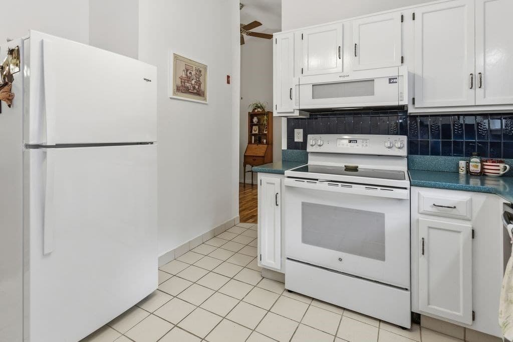 Condominium at 58-C58 Harbor Lights Rd # c58, Bourne MA 02532, Bourne, photo 14 of 19