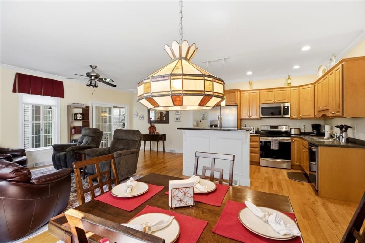 Condominium at 12 Wynnfield Cir # 12, Southwick MA 01077, Southwick, photo 13 of 42