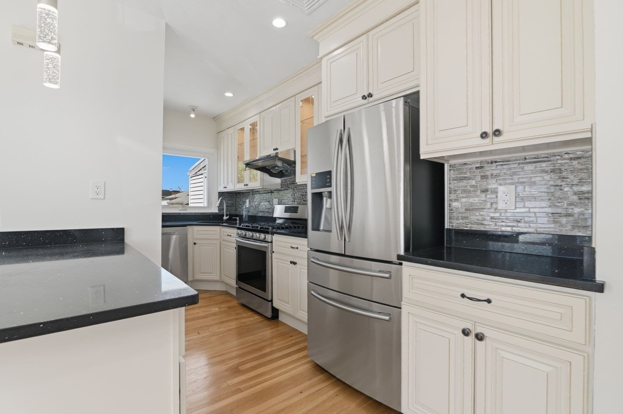 Single Family Residence at 334 Sea St, Quincy MA 02169, Quincy, photo 13 of 30