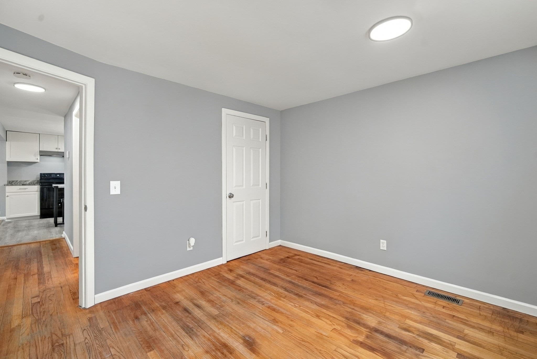 Single Family Residence at 53 Silver Street, Springfield MA 01107, Springfield, photo 15 of 31