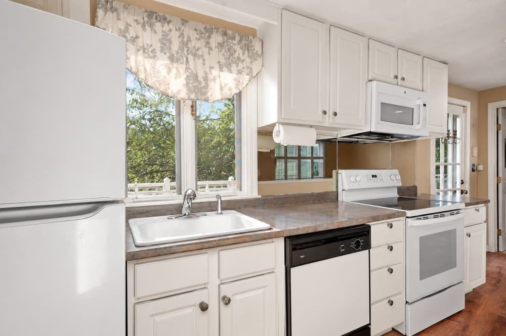 Single Family Residence at 57 Hillcrest St, Waltham MA 02451, Waltham, photo 4 of 29