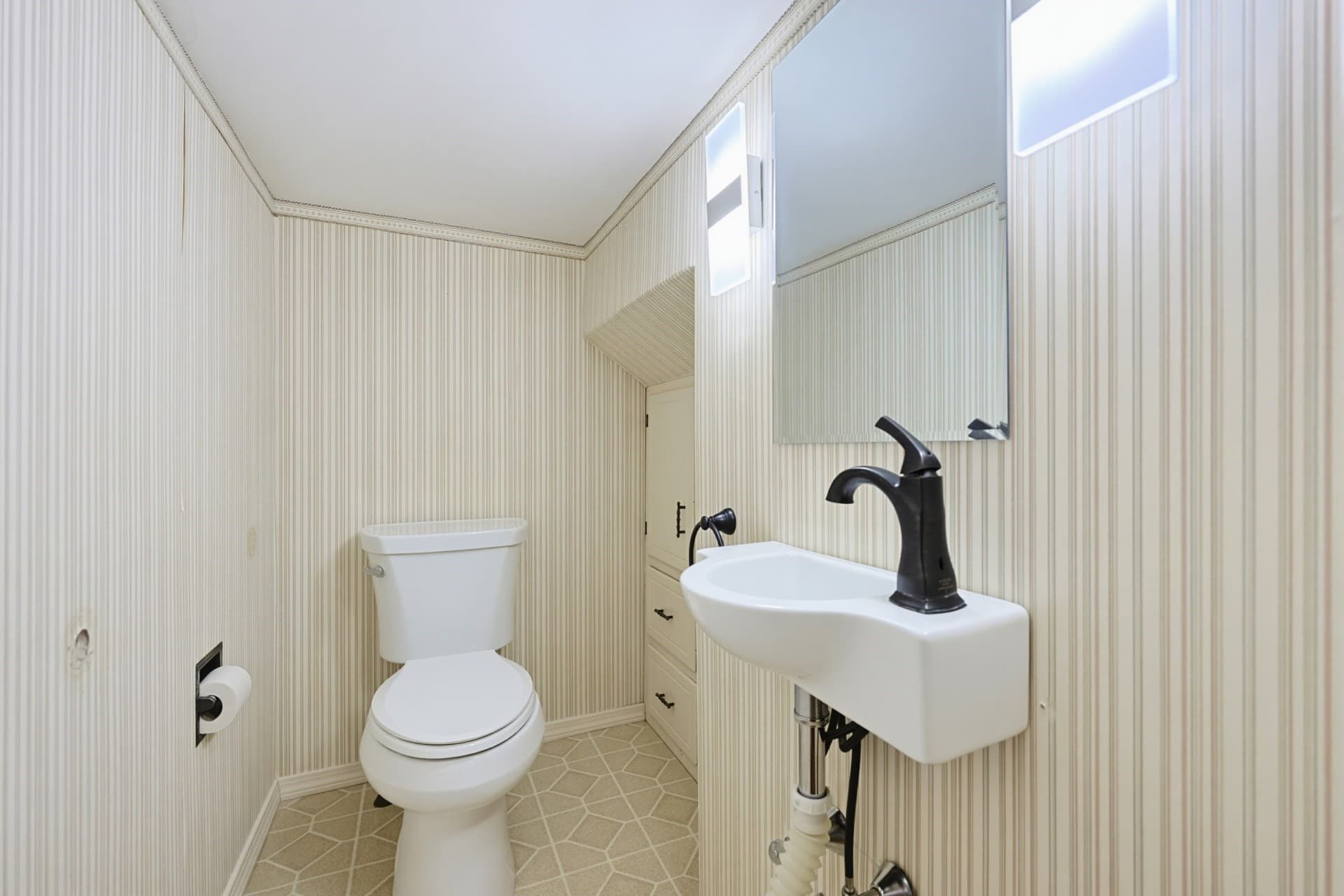 Single Family Residence at 20 Marvin Ave, Franklin MA 02038, Franklin, photo 13 of 42