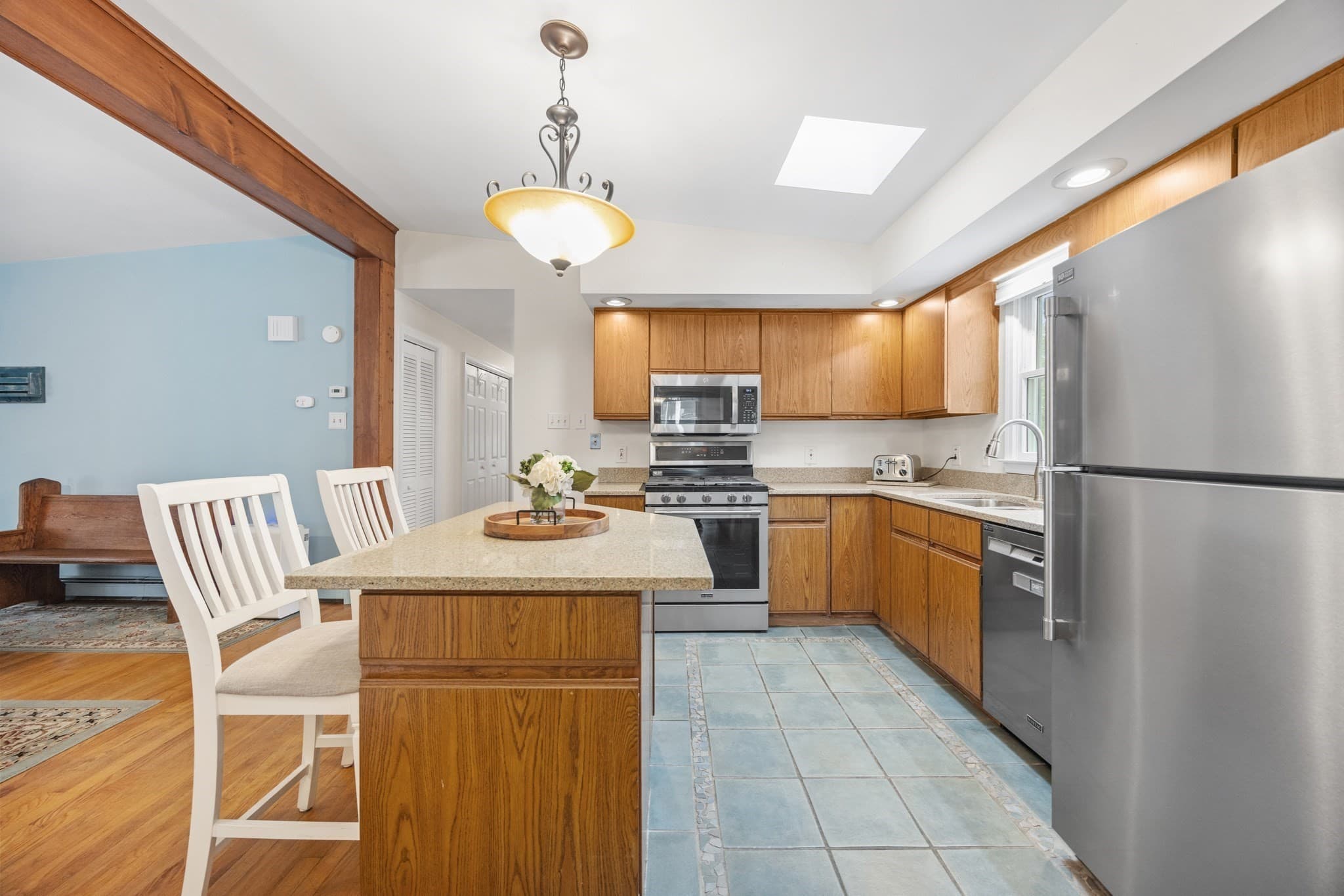 Single Family Residence at 14 Coves End Rd, Marion MA 02738, Marion, photo 9 of 38