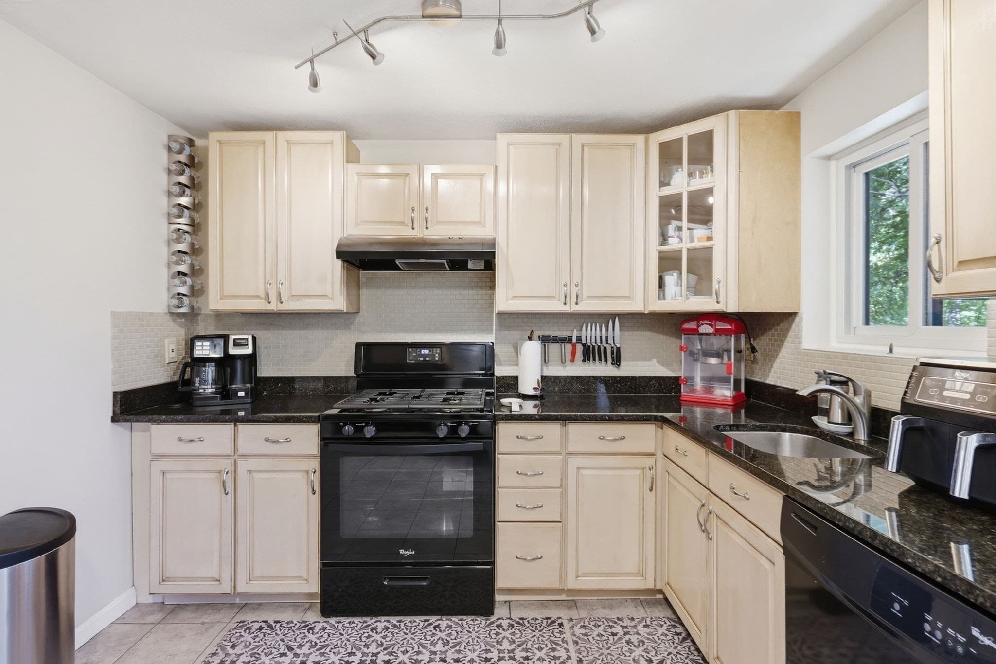 Condex at 86 Sterling Ln # 86, Haverhill MA 01835, Haverhill, photo 10 of 40
