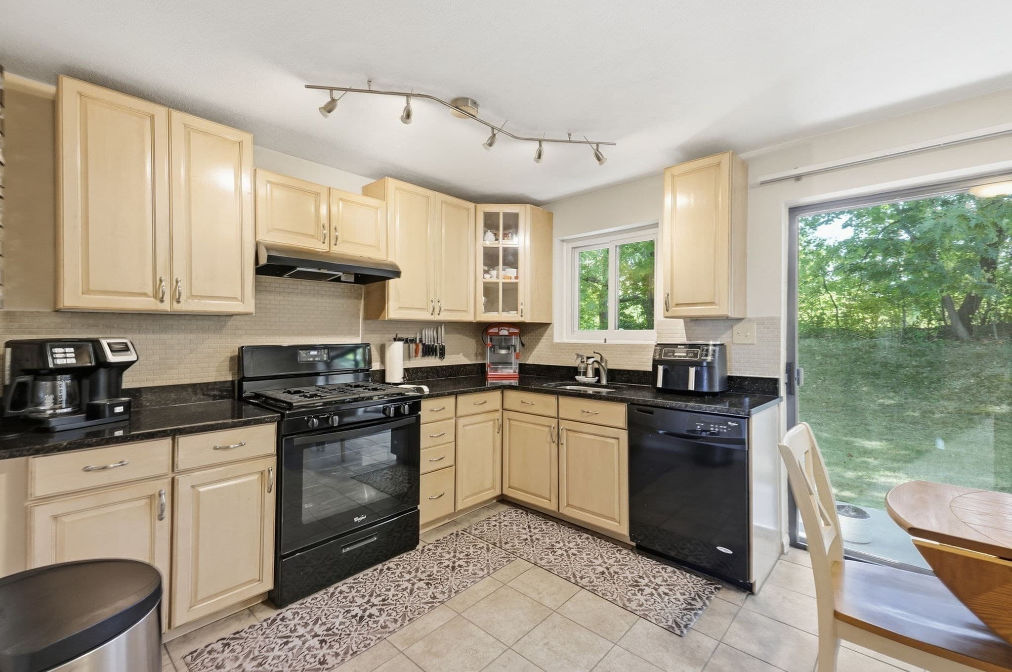 Condex at 86 Sterling Ln # 86, Haverhill MA 01835, Haverhill, photo 8 of 40