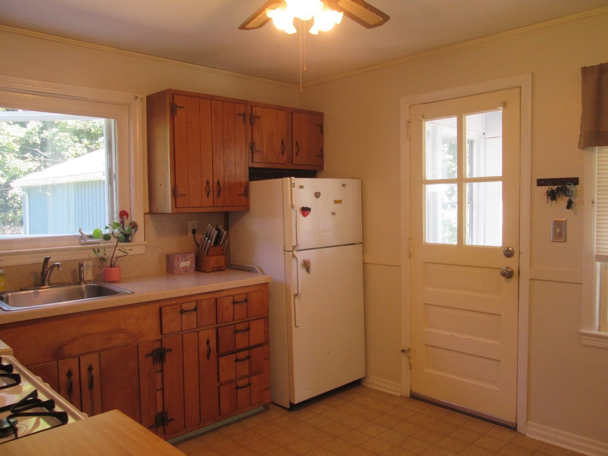 Single Family Residence at 76 Surrey Rd, Springfield MA 01118, Springfield, photo 7 of 26