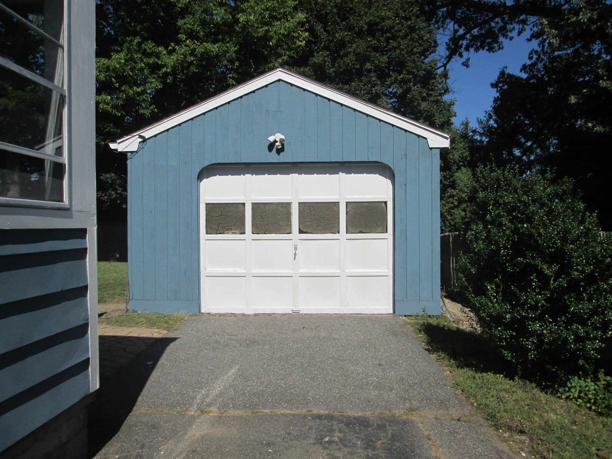 Single Family Residence at 76 Surrey Rd, Springfield MA 01118, Springfield, photo 3 of 26