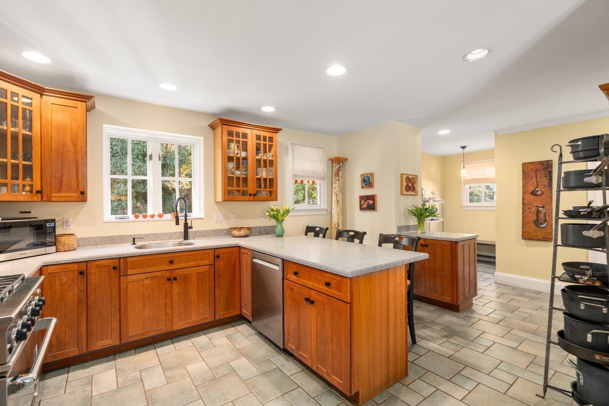 Single Family Residence at 75 Seaverns Ave, Boston MA 02130, photo 9 of 42