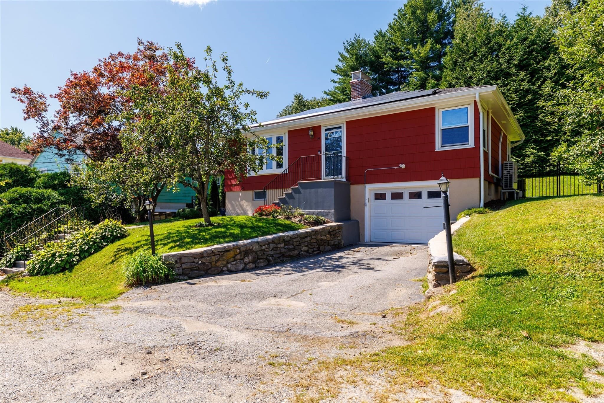 Single Family Residence at 34 Evelyn St, Worcester MA 01607, Worcester, photo 2 of 41