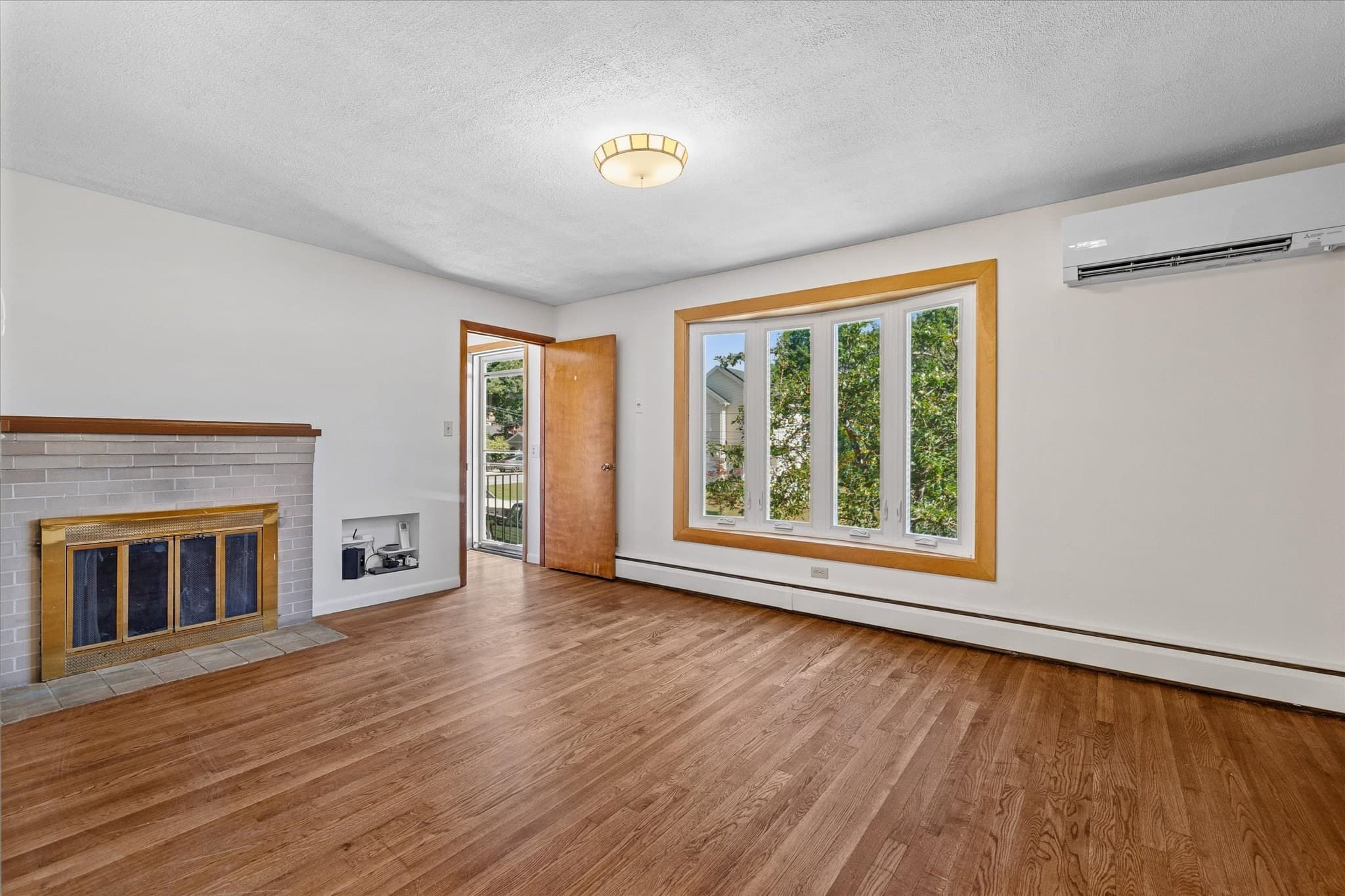 Single Family Residence at 34 Evelyn St, Worcester MA 01607, Worcester, photo 12 of 41