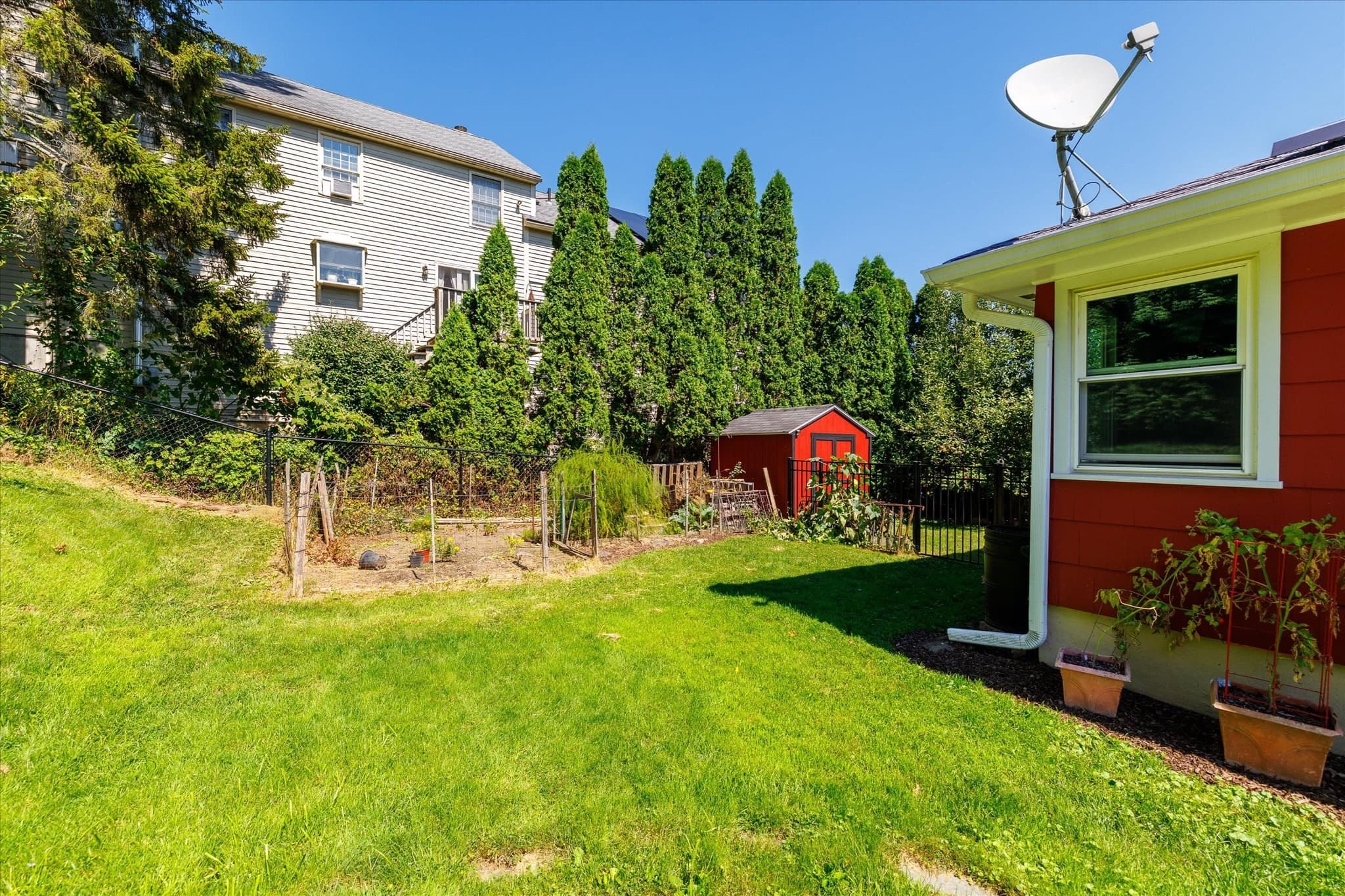 Single Family Residence at 34 Evelyn St, Worcester MA 01607, Worcester, photo 8 of 41