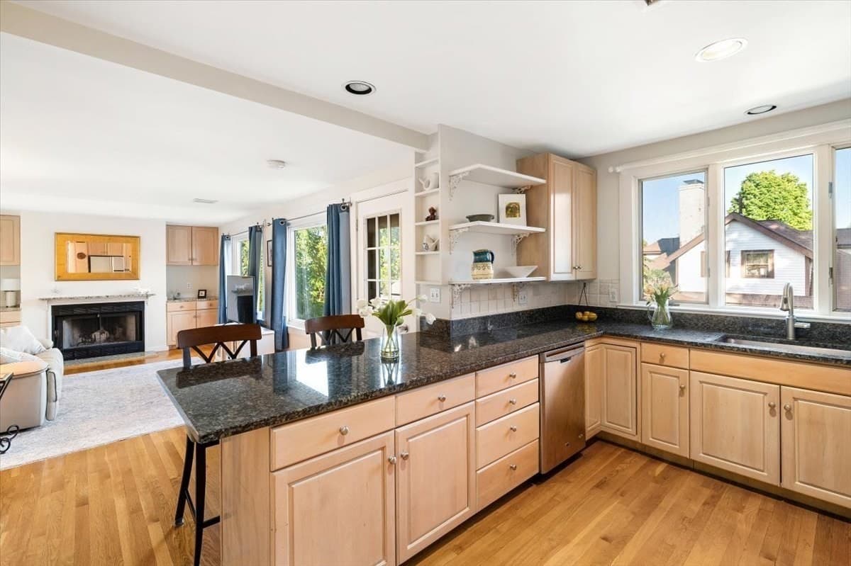 Condominium at 12 Barnes Rd # 2, Newton MA 02458, Newton, photo 10 of 41