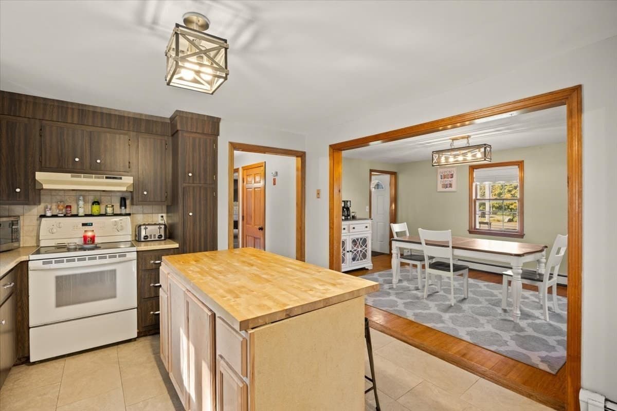 Single Family Residence at 337 Thatcher Street, Brockton MA 02302, Brockton, photo 10 of 41