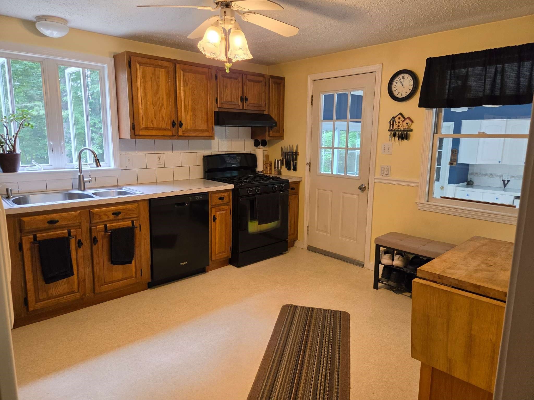 Single Family Residence at 357 Page St, Lunenburg MA 01462, Lunenburg, photo 5 of 12