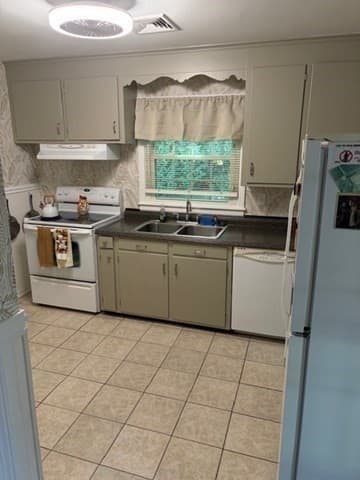 Single Family Residence at 39 Chevy Chase Rd, Worcester MA 01606, Worcester, photo 13 of 34