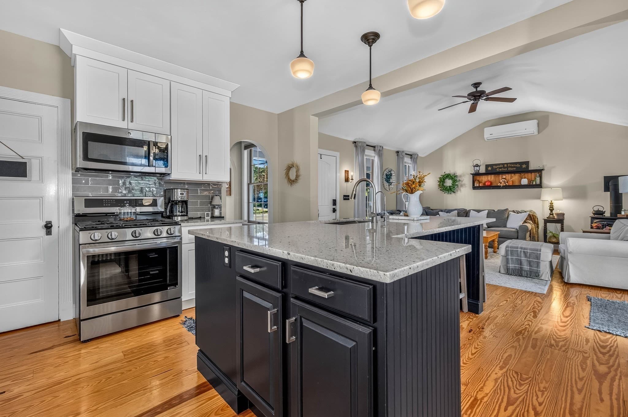Single Family Residence at 116 North Avenue, Attleboro MA 02703, Attleboro, photo 6 of 39