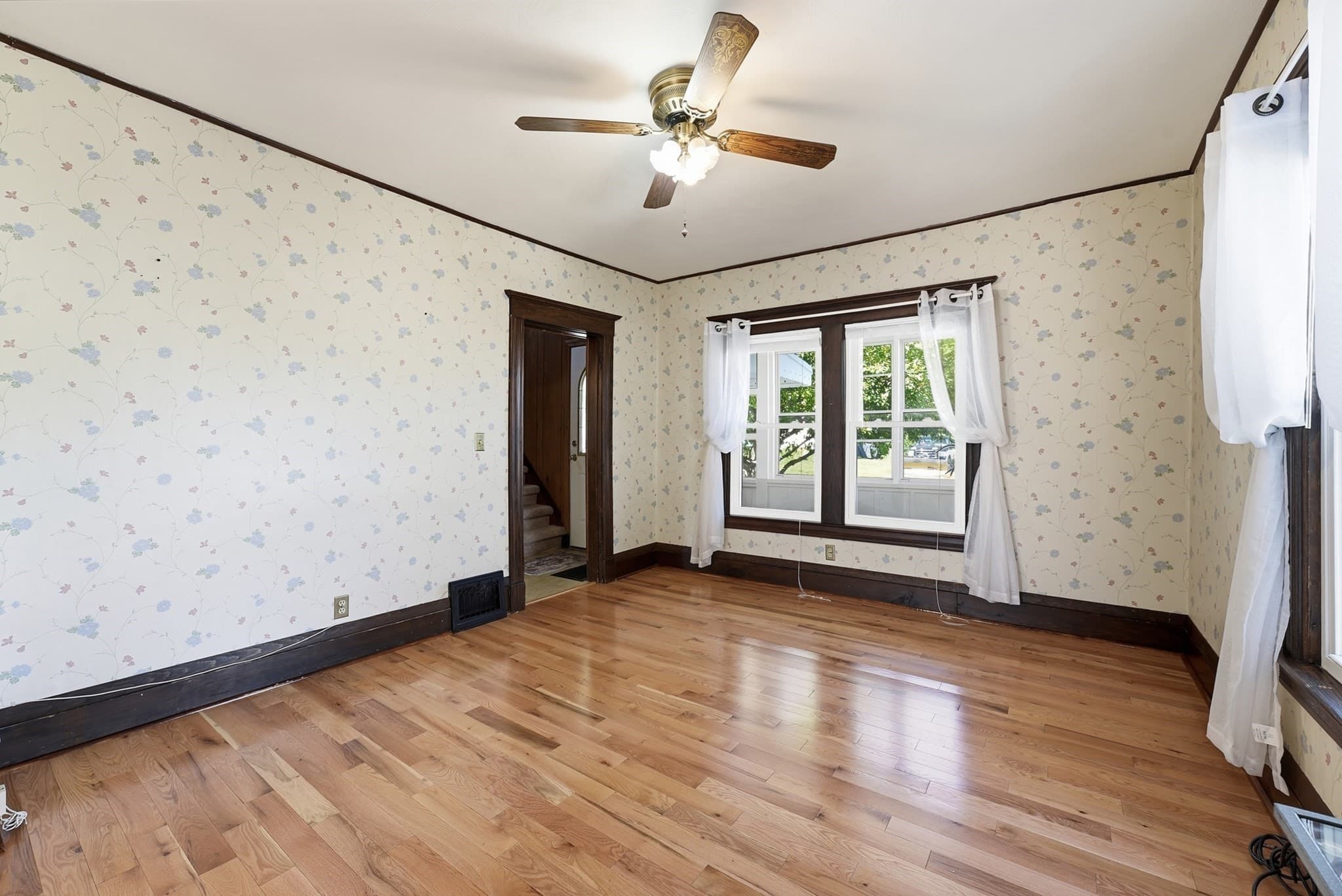Single Family Residence at 57 Maple St, West Springfield MA 01089, West Springfield, photo 6 of 39