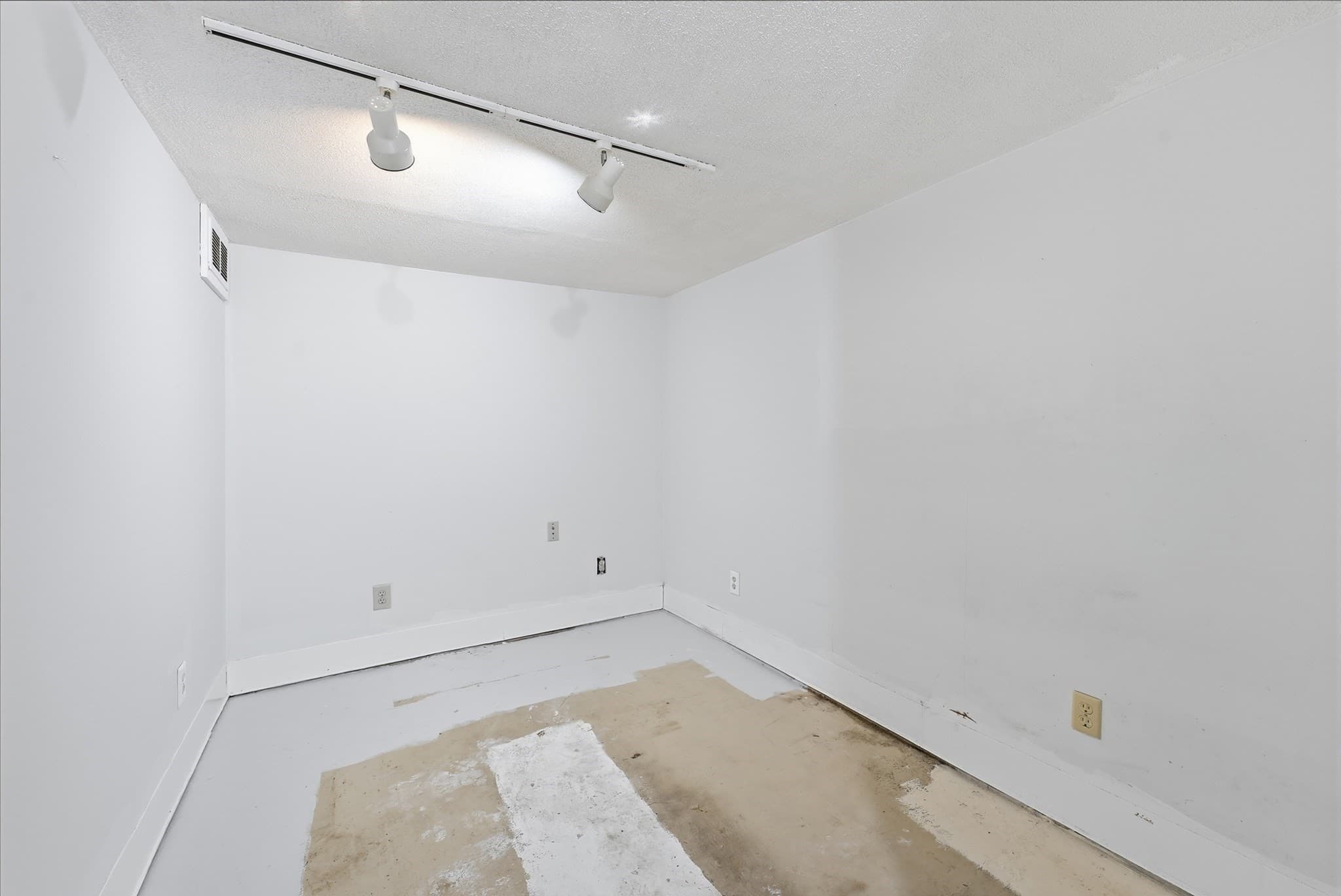 Single Family Residence at 57 Maple St, West Springfield MA 01089, West Springfield, photo 33 of 39