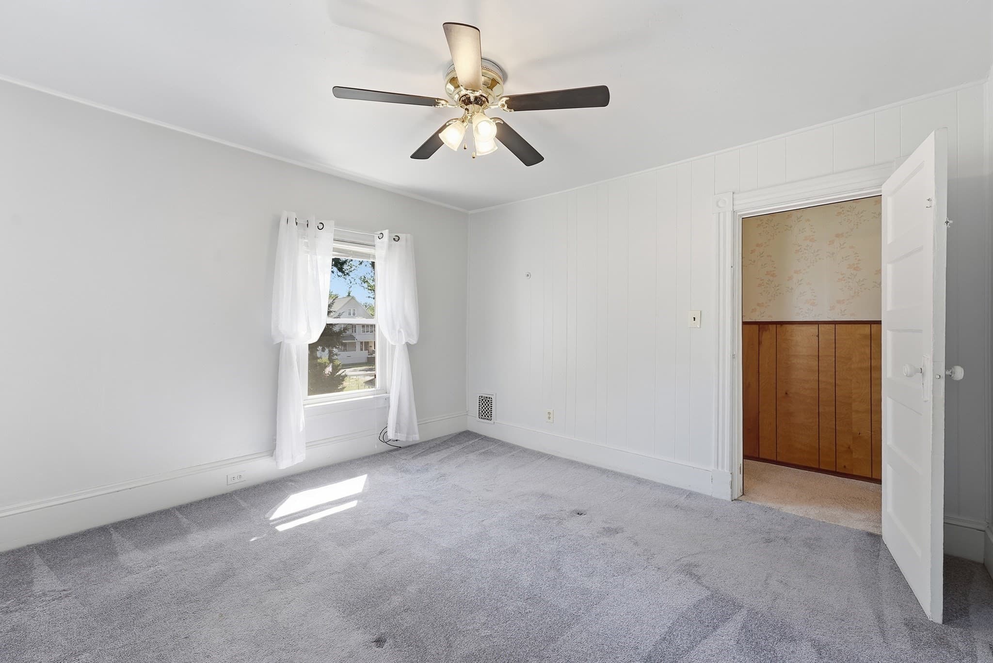 Single Family Residence at 57 Maple St, West Springfield MA 01089, West Springfield, photo 29 of 39