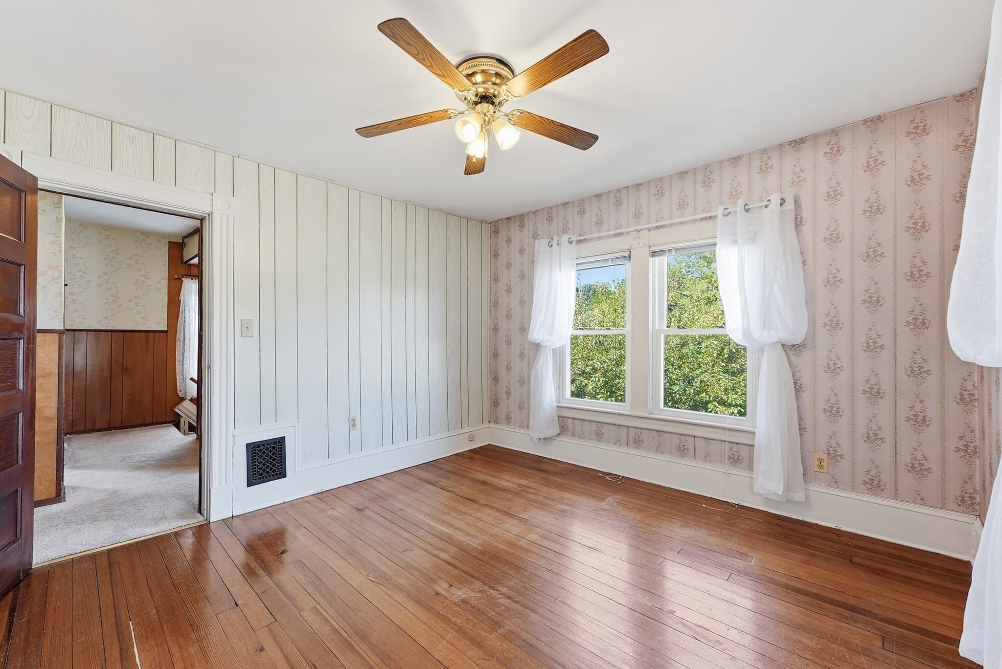 Single Family Residence at 57 Maple St, West Springfield MA 01089, West Springfield, photo 21 of 39