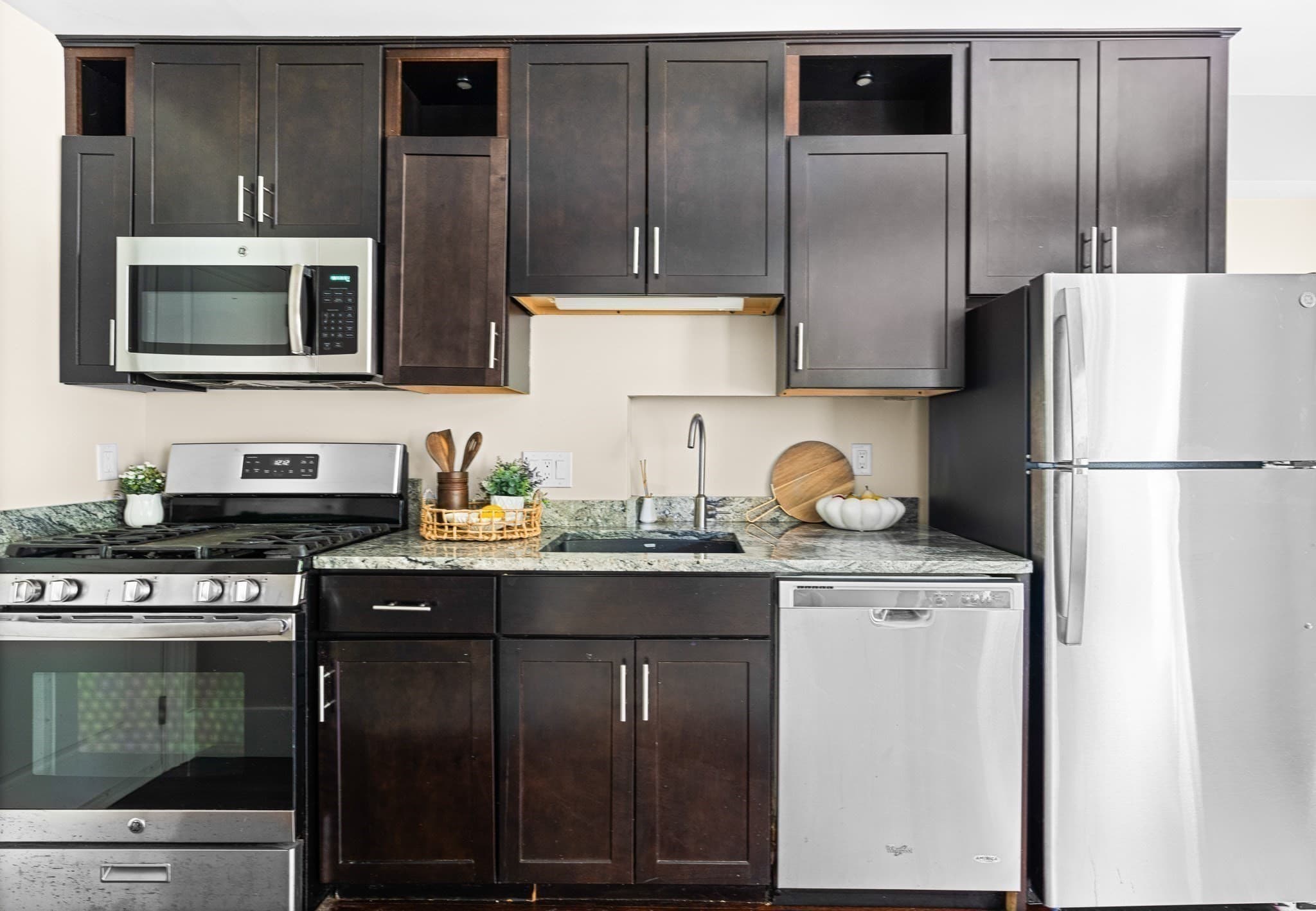 Condominium at 111 Eutaw St # 1A, Boston MA 02128, Boston, photo 5 of 16