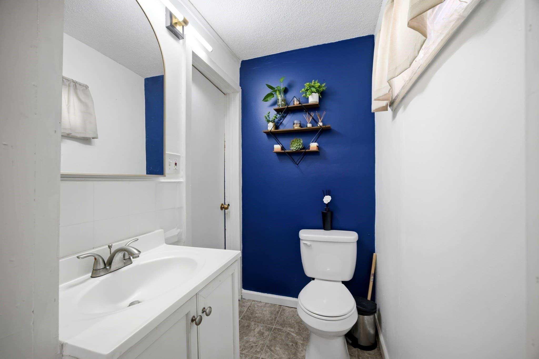 Single Family Residence at 28 Lyndale St, Springfield MA 01108, Springfield, photo 14 of 42