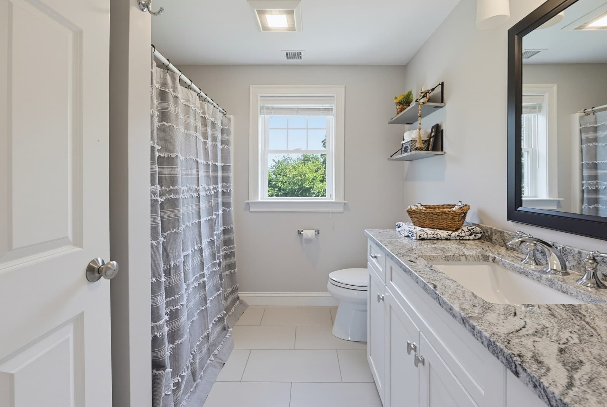 Single Family Residence at 21 Windward Way, Swansea MA 02777, Swansea, photo 23 of 40
