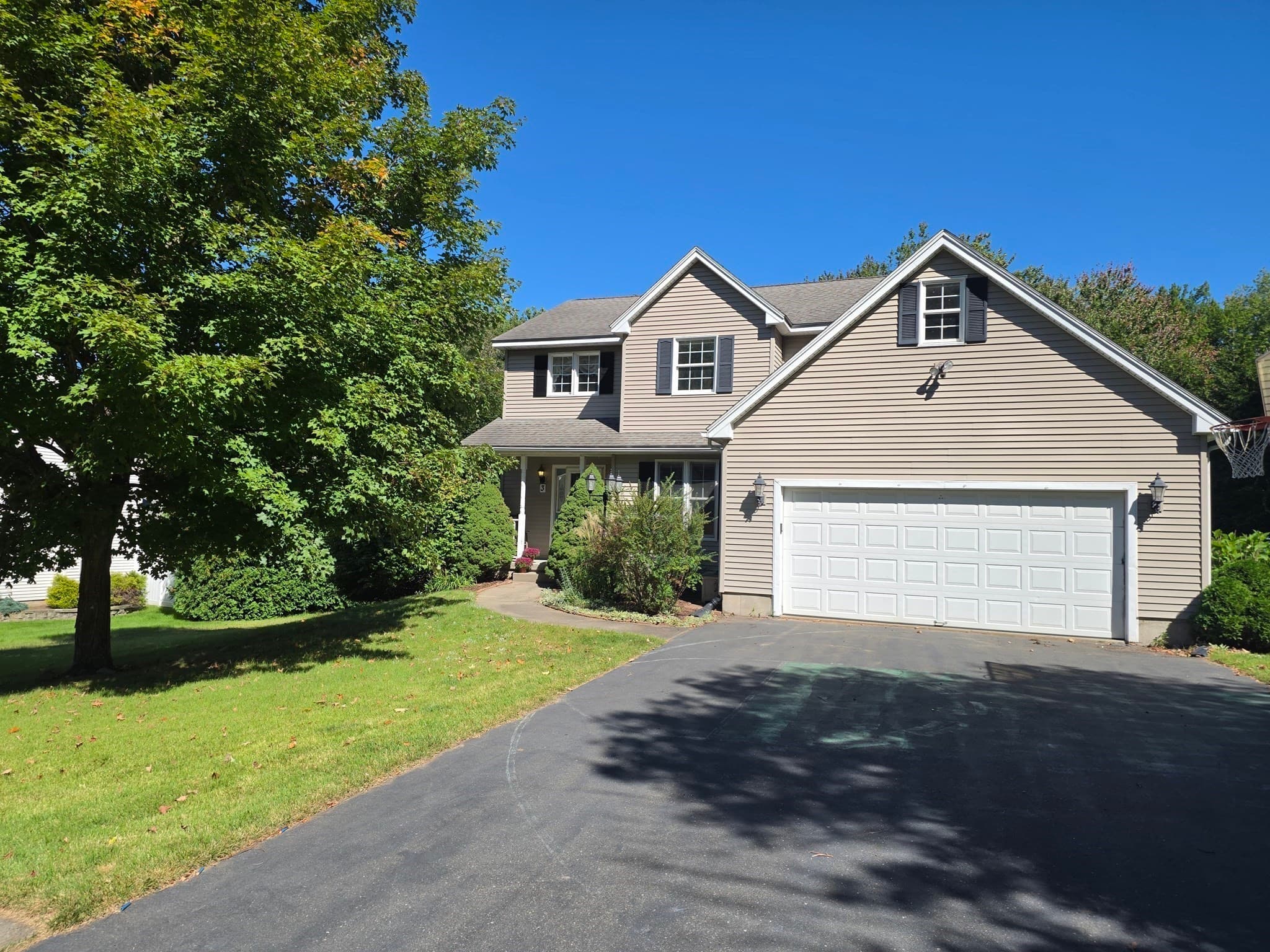 3 Rita Mary Way, Westfield MA 01085