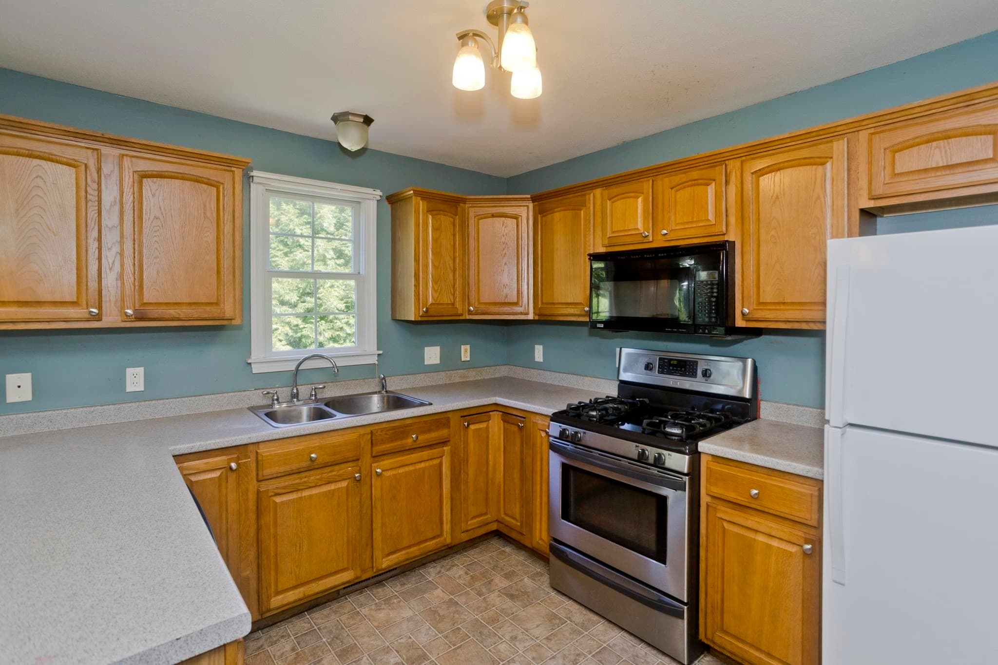 Single Family Residence at 3 Rita Mary Way, Westfield MA 01085, Westfield, photo 11 of 39