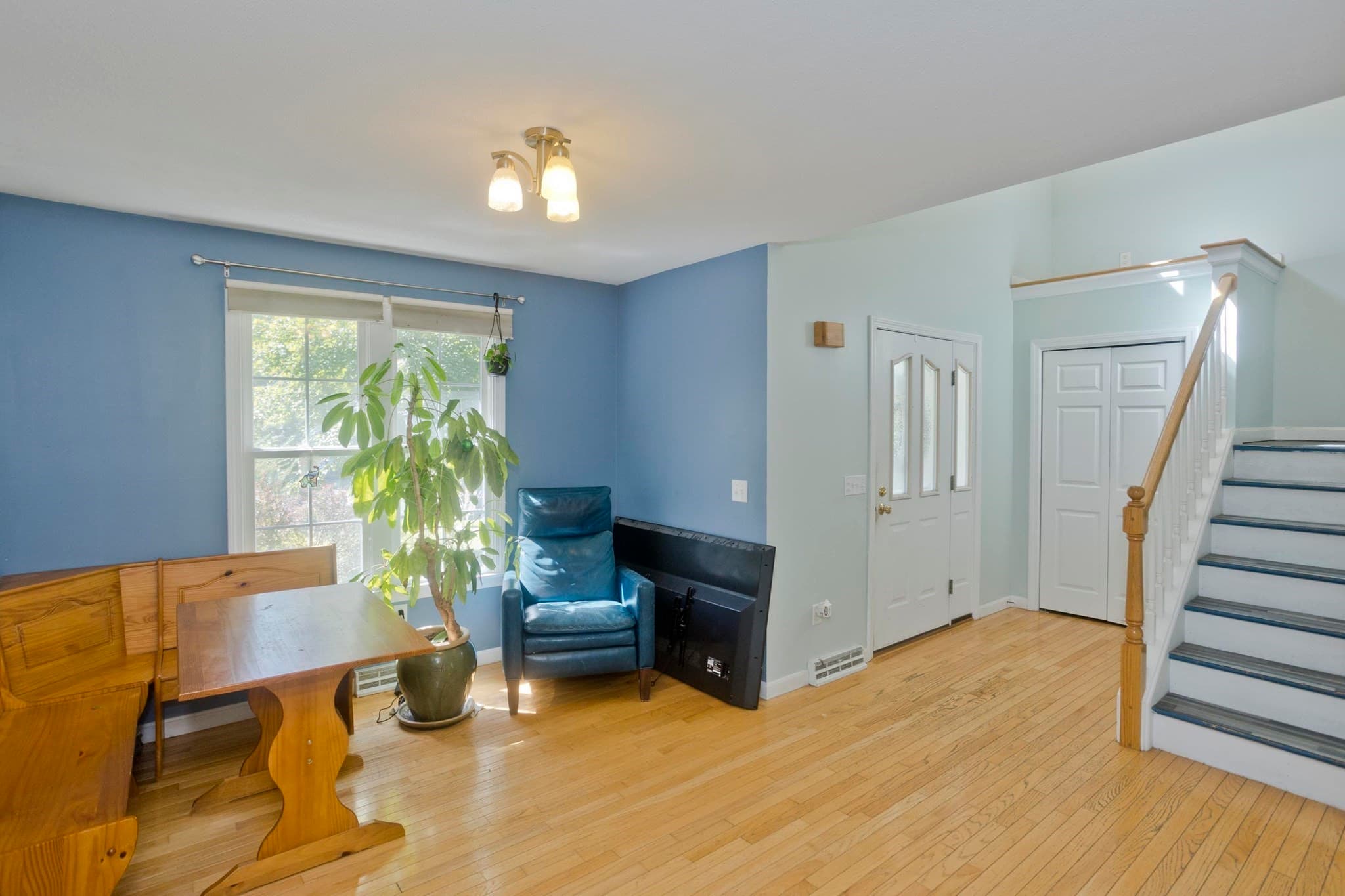 Single Family Residence at 3 Rita Mary Way, Westfield MA 01085, Westfield, photo 4 of 39