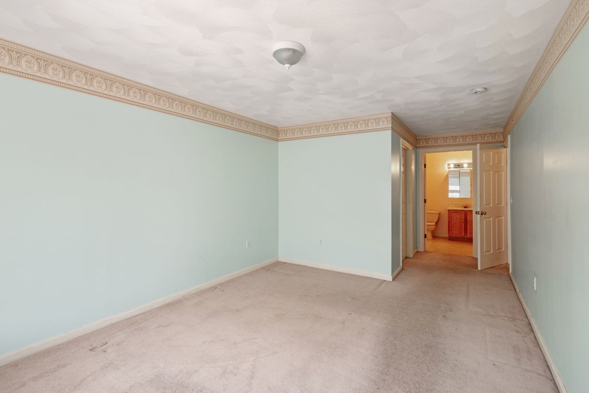 Condominium at 107 Foster St # 304, Peabody MA 01960, Peabody, photo 8 of 19