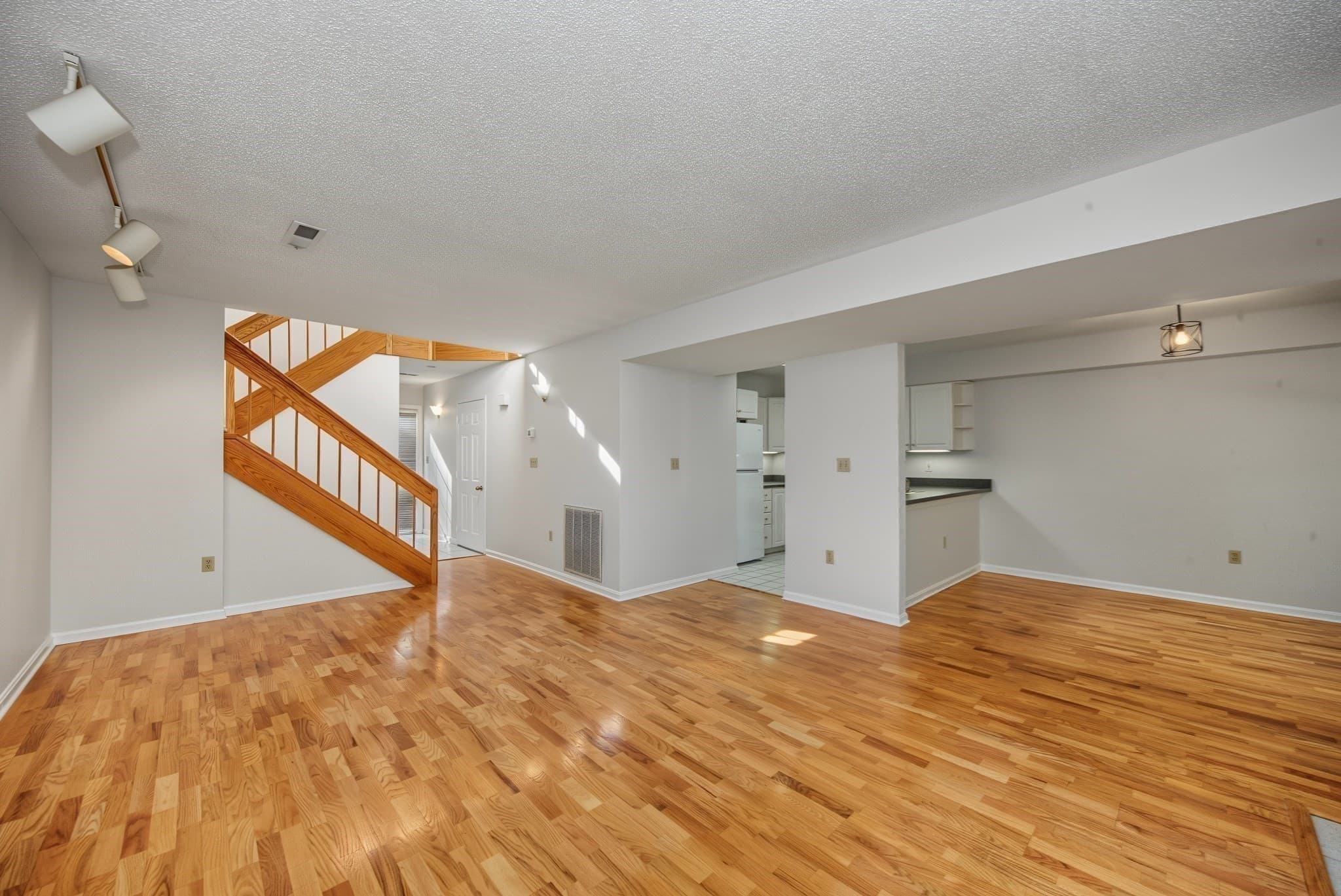Condominium at 9 Canvasback Way # 9, Walpole MA 02081, Walpole, photo 9 of 42
