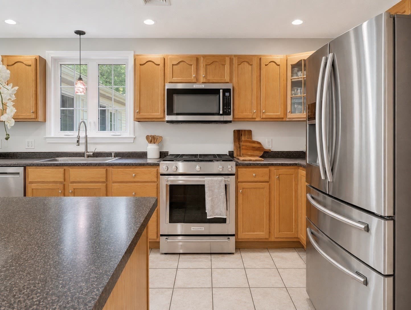 Single Family Residence at 38 Parris Farm Rd, East Bridgewater MA 02333, East Bridgewater, photo 8 of 42