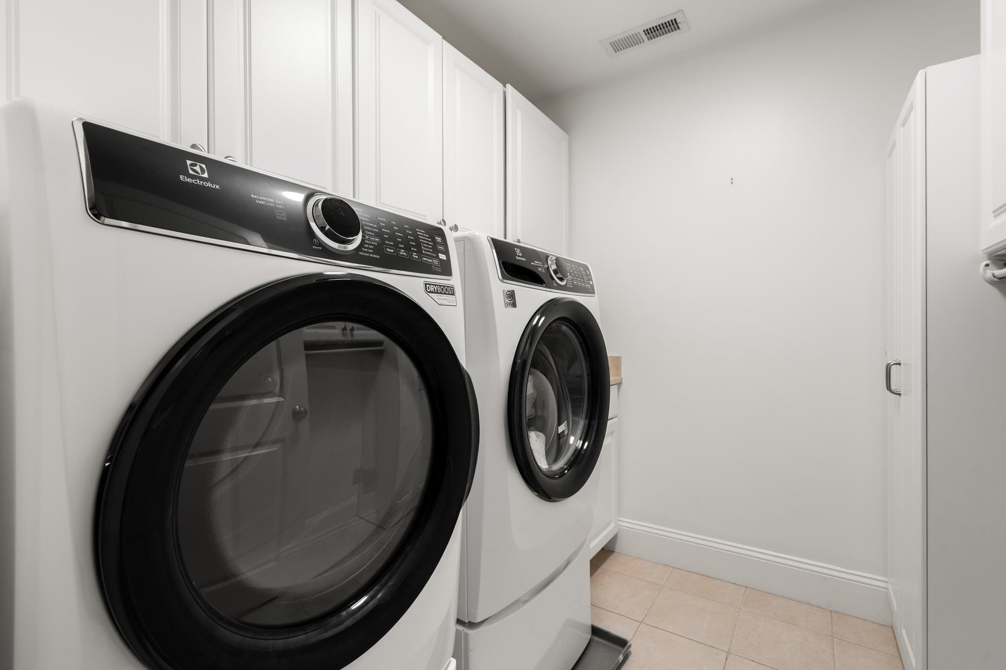 Condominium at 36 Journeys End Ln # 36, Lexington MA 02421, Lexington, photo 18 of 30