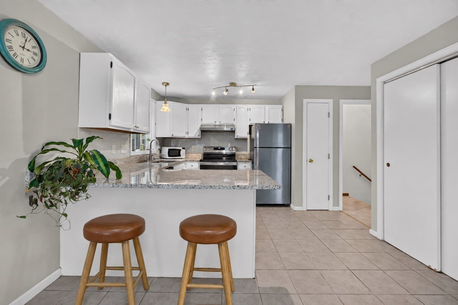 Single Family Residence at 126 Orton Street Ext, Worcester MA 01604, Worcester, photo 2 of 32