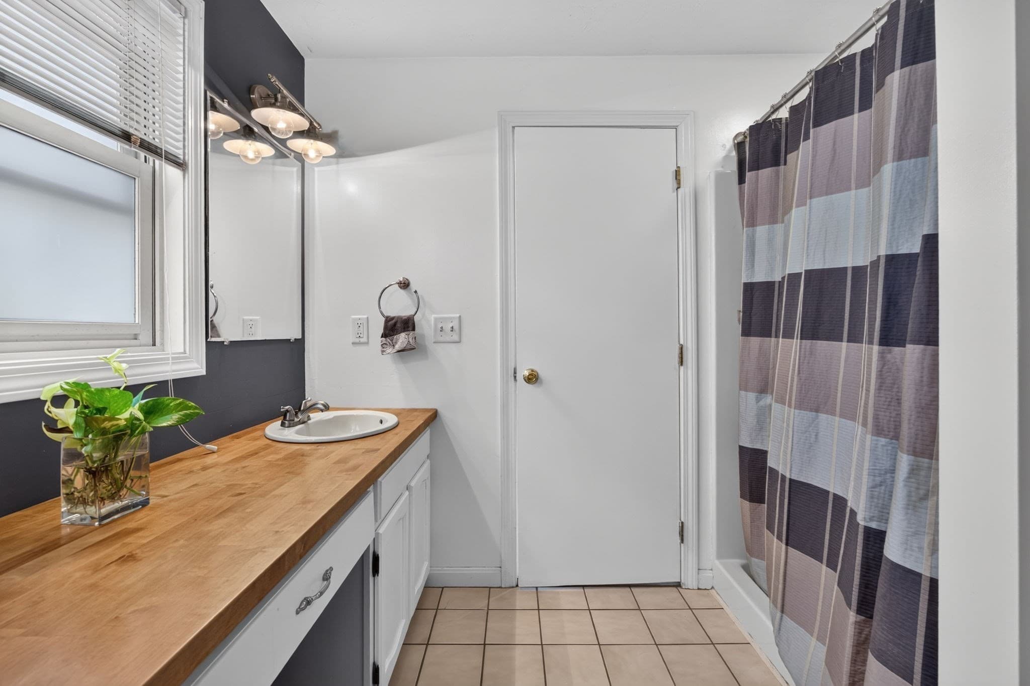 Single Family Residence at 126 Orton Street Ext, Worcester MA 01604, Worcester, photo 19 of 32