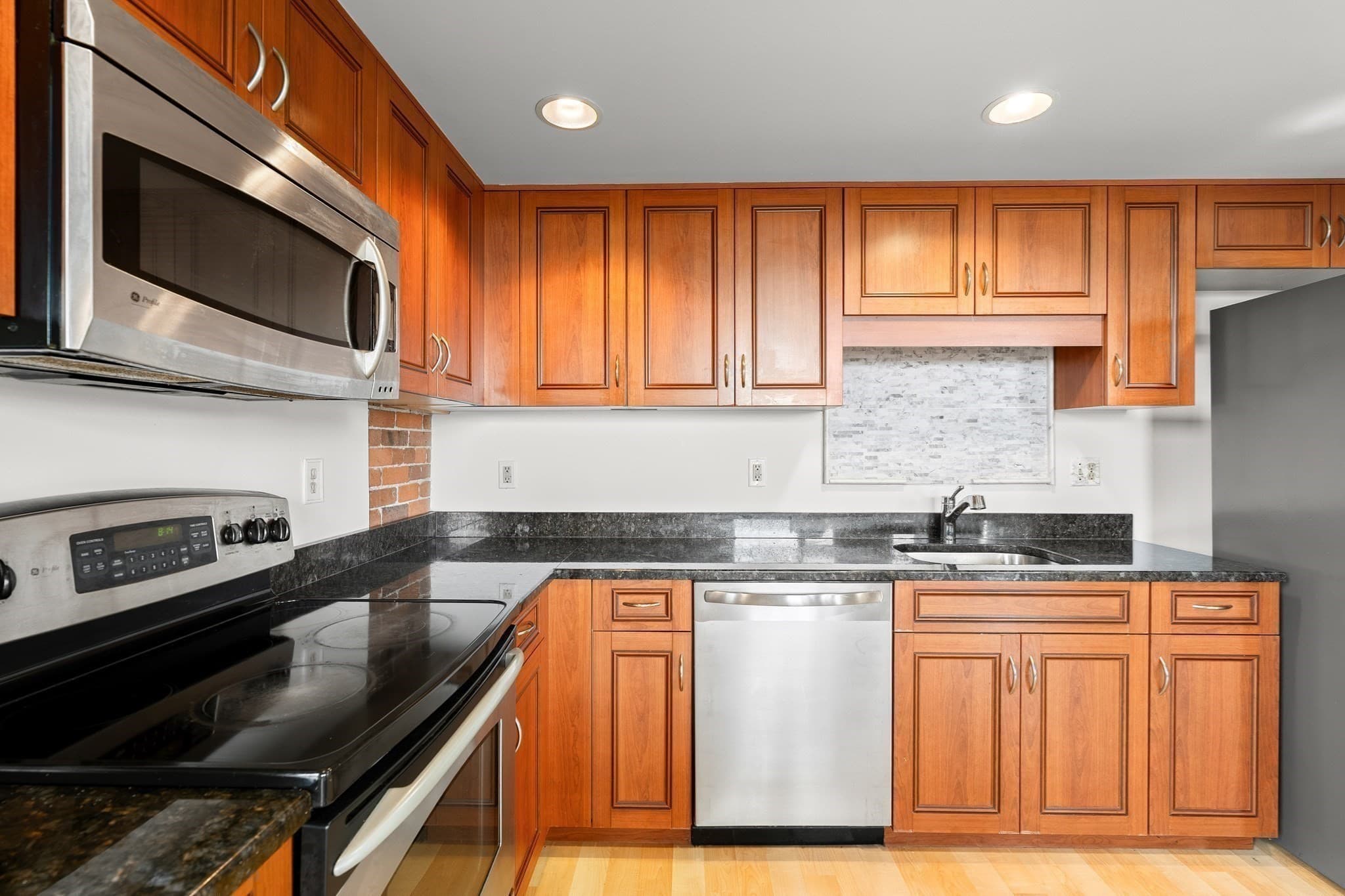 Condominium at 147 Centre Street # 309, Brockton MA 02301, Brockton, photo 16 of 41