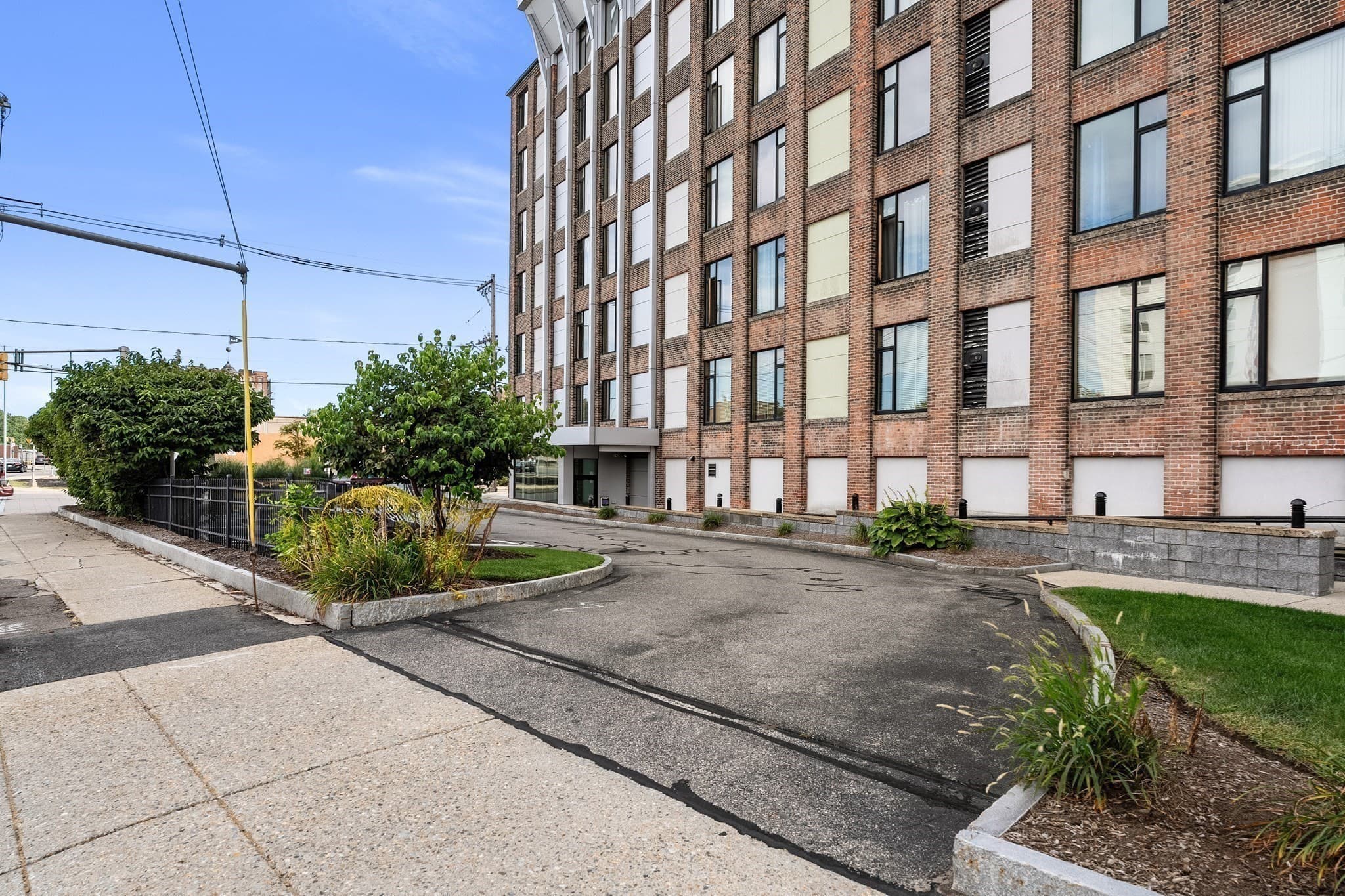 Condominium at 147 Centre Street # 309, Brockton MA 02301, Brockton, photo 3 of 41