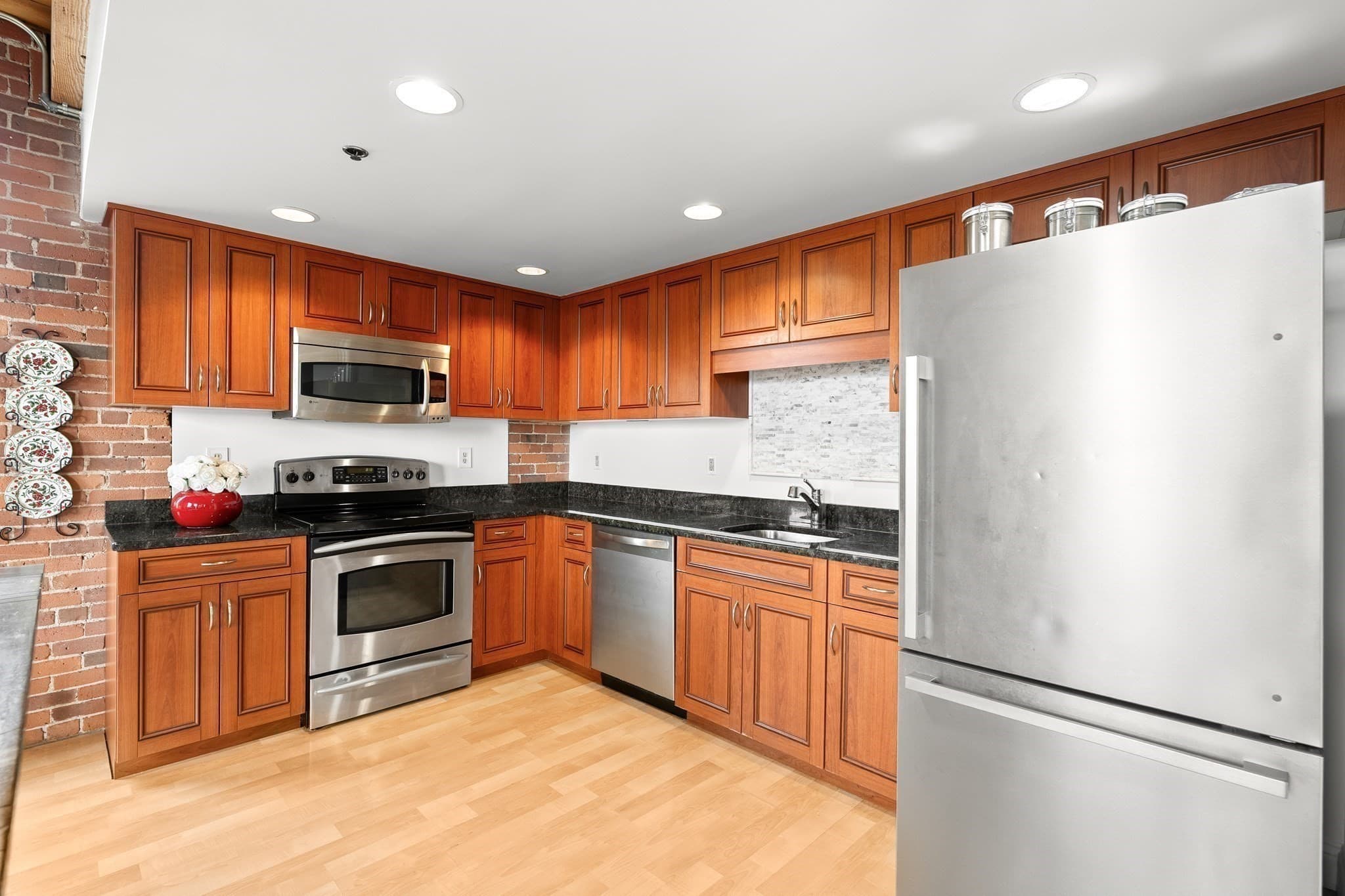 Condominium at 147 Centre Street # 309, Brockton MA 02301, Brockton, photo 15 of 41