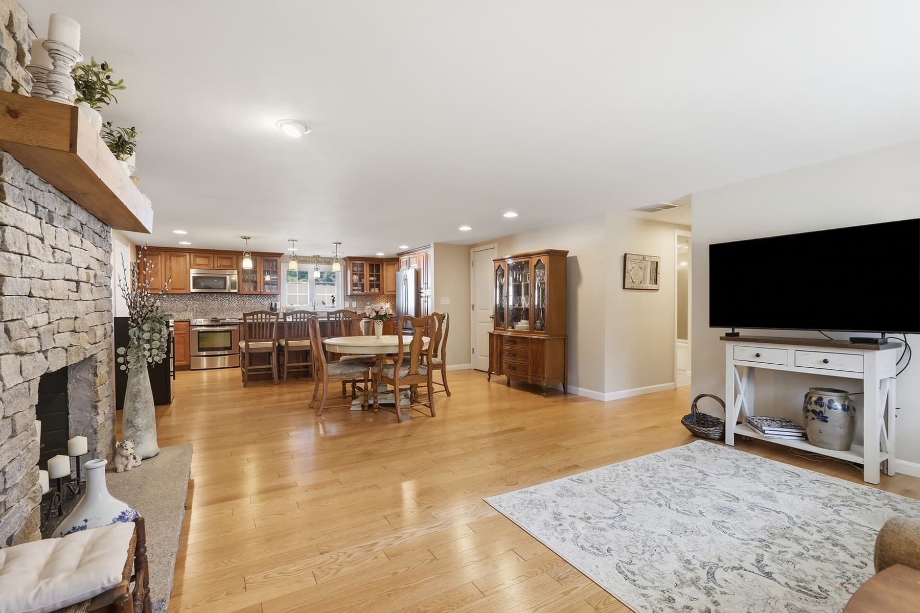 Single Family Residence at 33 Westwind Rd., Andover MA 01810, Andover, photo 9 of 29