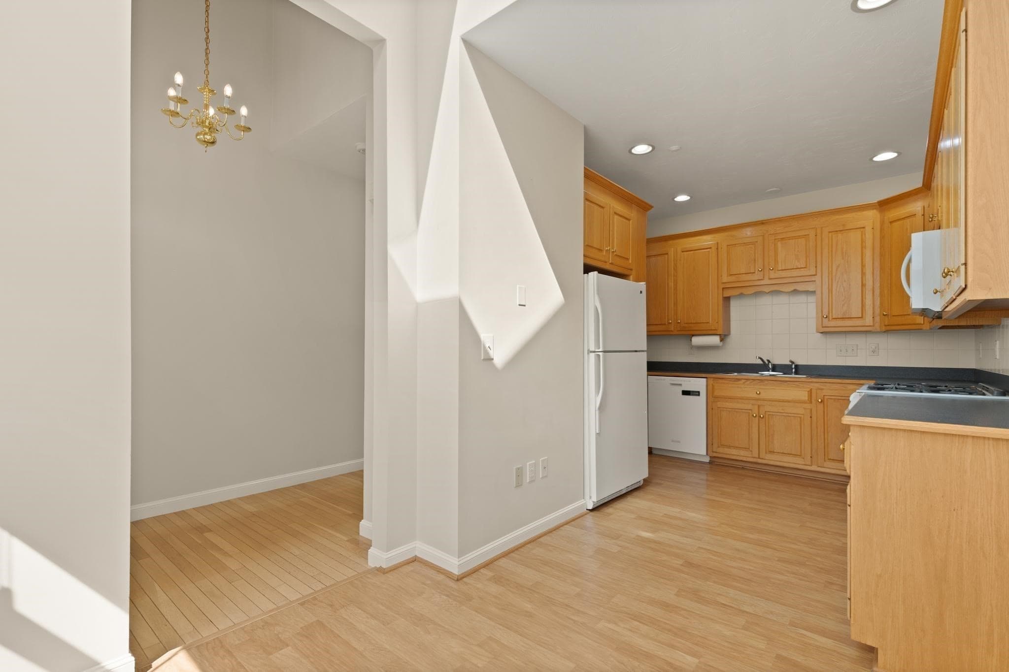 Condominium at 9 Kingson Ln # 6, Medway MA 02053, Medway, photo 20 of 42